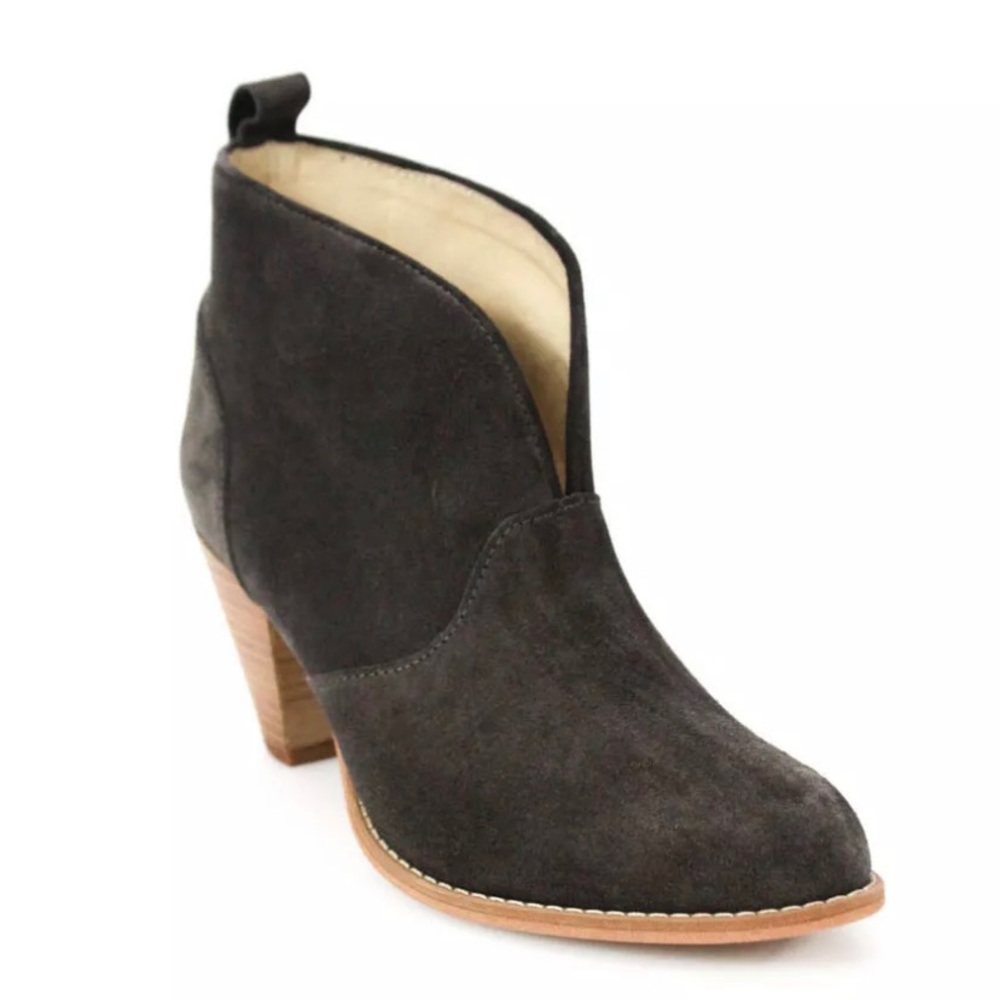 NIB IVYLEE Copenhagen Pam V-Shaft Suede Bootie 38